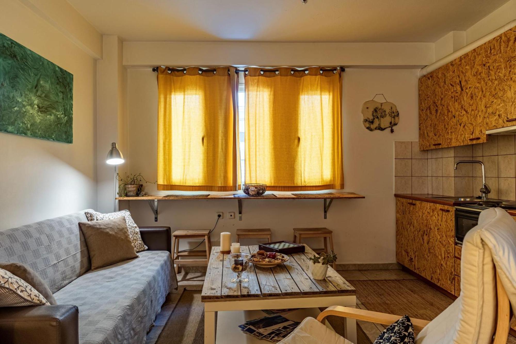 Downtown Central Suite With Private Parking Kalamata Zewnętrze zdjęcie